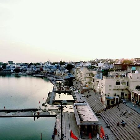 Hotel U-Turn Pushkar Bagian luar foto
