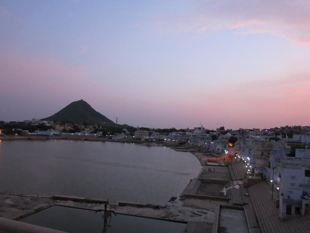 Hotel U-Turn Pushkar Ruang foto