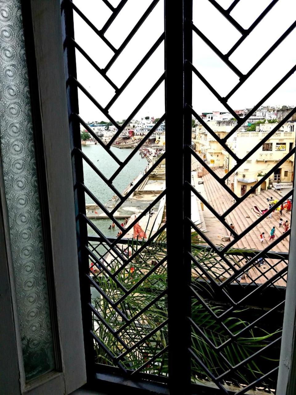 Hotel U-Turn Pushkar Bagian luar foto