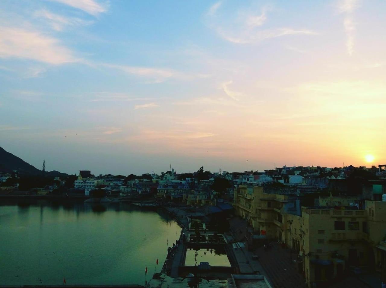 Hotel U-Turn Pushkar Bagian luar foto