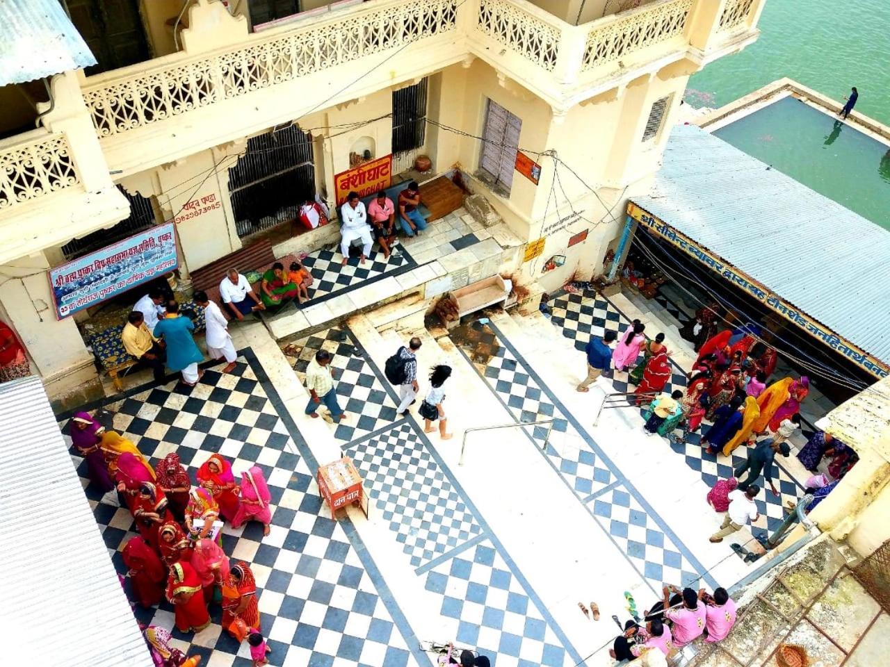 Hotel U-Turn Pushkar Bagian luar foto