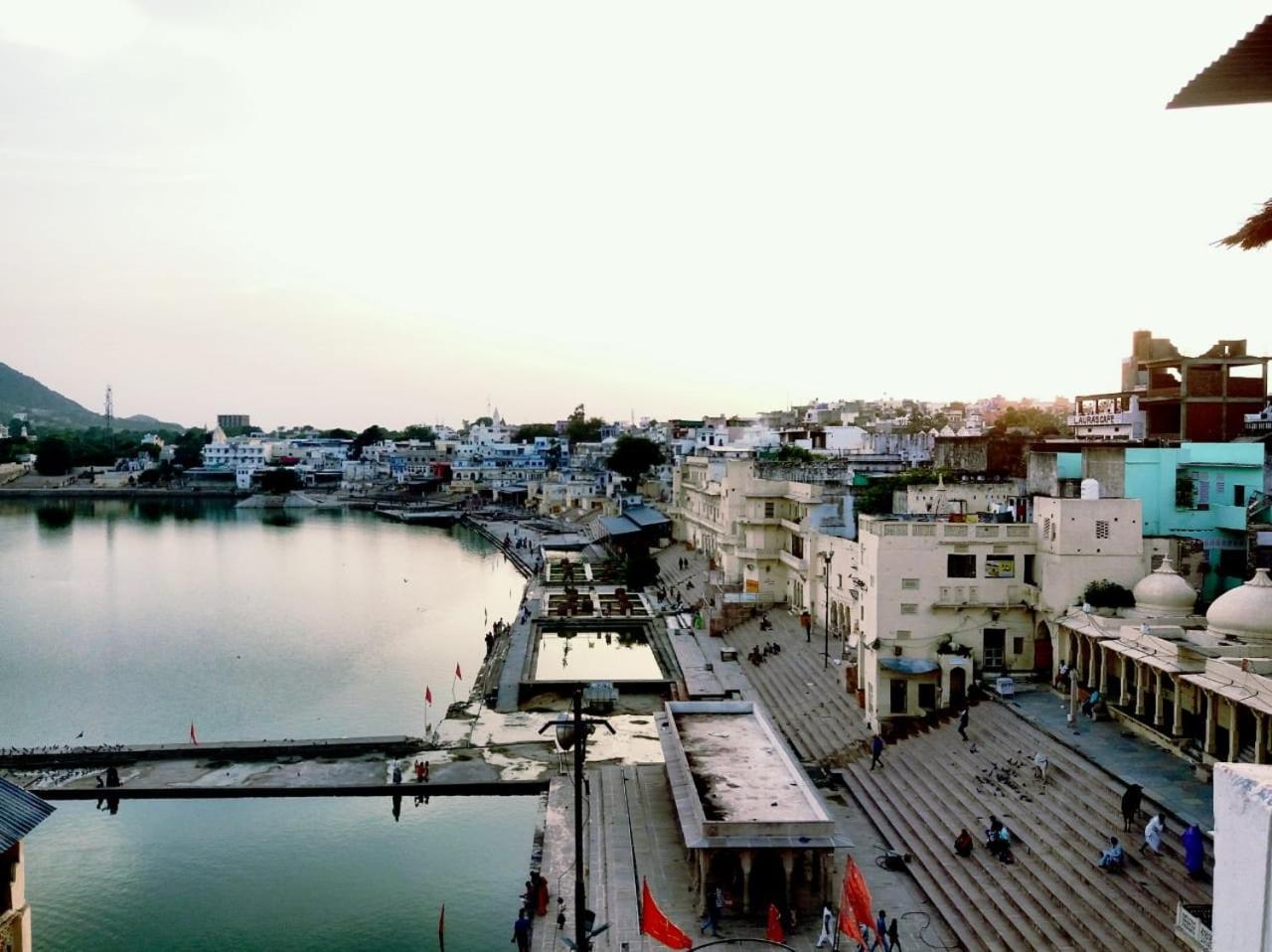 Hotel U-Turn Pushkar Bagian luar foto